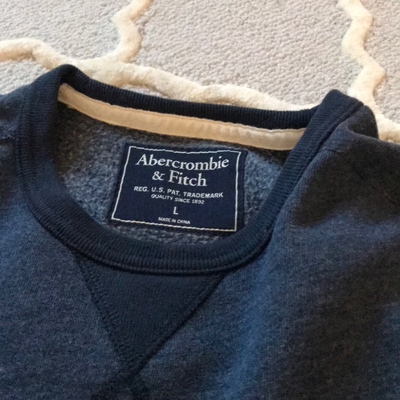 Abercrombie and Fitch sweater - Picture 4 of 5